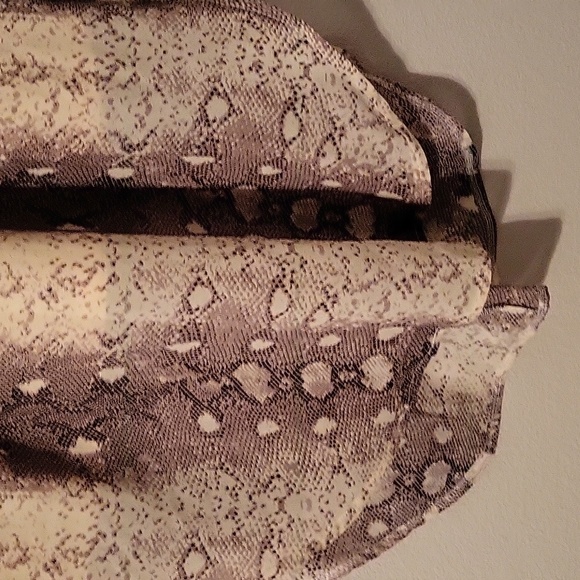 Dress - Picture 3 of 4